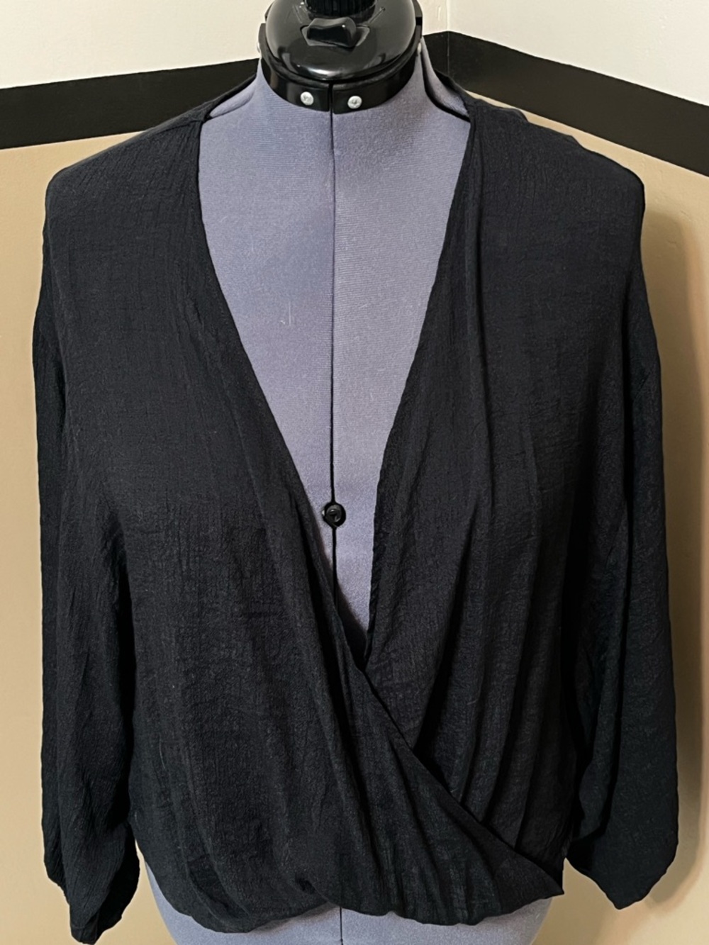 Stella Laguna Beach black blouse flowy beachy doleman sleeves lagenlook L